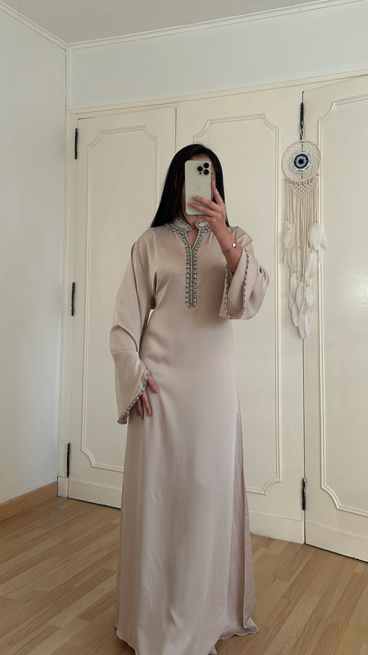 Robe Mona